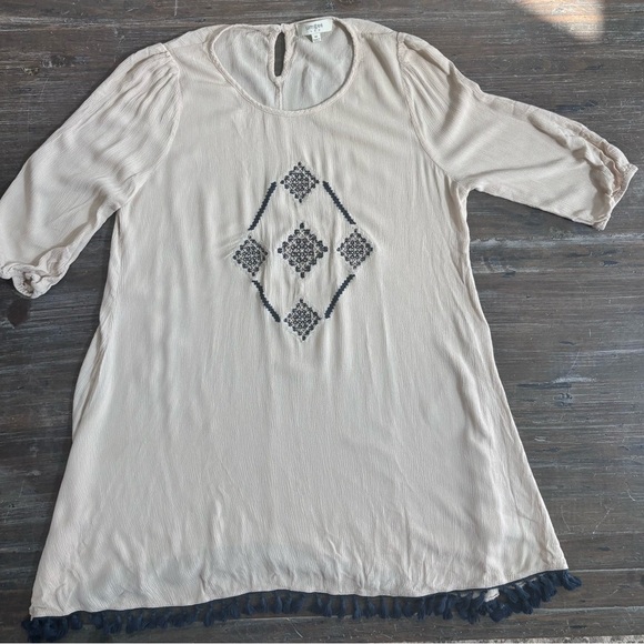 Umgee Cream and Blue Tunic Top with Chic Design - Picture 1 of 8